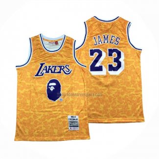 Camiseta Los Angeles Lakers Bape NO 23 Mitchell & Ness Amarillo