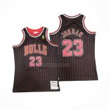 Camiseta Chicago Bulls Michael Jordan NO 23 Mitchell & Ness Negro